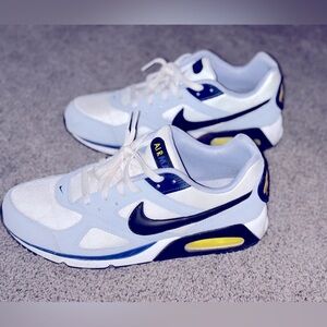 Nike Air Max IVO Shoes White Black Wolf Gray 580518-102  -FAIR CONDITION!